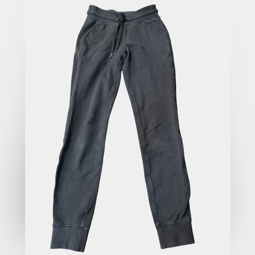 lululemon athletica Women's Black Jogger Sweatpants. Pre Loved
